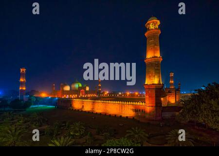 Badshahi mosque is one of the few significant architectural monuments built during Emperor Aurangzeb's long rule from 1658 to 1707. It is presently th Stock Photo