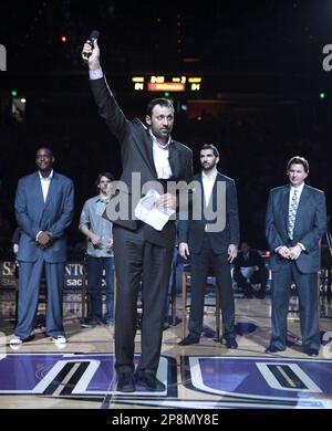 News - Retirement Ceremony for Vlade Divac's Jersey