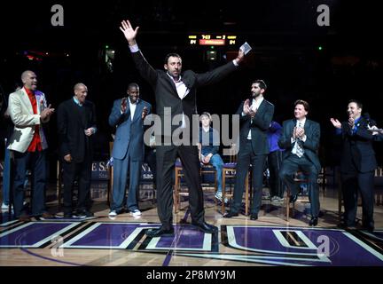 News - Retirement Ceremony for Vlade Divac's Jersey