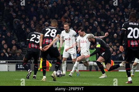 London, UK. 08th Mar, 2023. Pierre-Emile Hojbjerg of Tottenham Hotspur (c) has a shot at goal. UEFA Champions league round of 16, 2nd leg match, Tottenham Hotspur v Milan at the Tottenham Hotspur Stadium in London on Wednesday 8th March 2023. this image may only be used for Editorial purposes. Editorial use only. pic by Sandra Mailer/Andrew Orchard sports photography/Alamy Live news Credit: Andrew Orchard sports photography/Alamy Live News Stock Photo