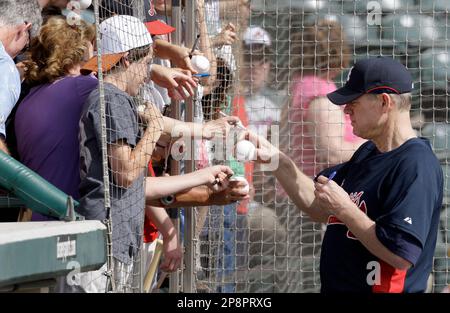 Former Atlanta Braves player Dale Murphy tips his hat to cheering fans  before a spring baseball exhibition game against the Miami Marlins, Friday,  March 15, 2019, in Kissimmee, Fla. (AP Photo/John Raoux