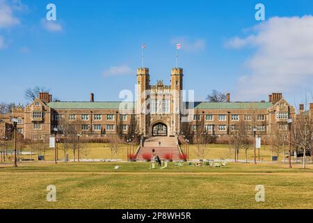 Sunny view of the Brookings Hall of Washington University in St. Louis at Missouri Stock Photo