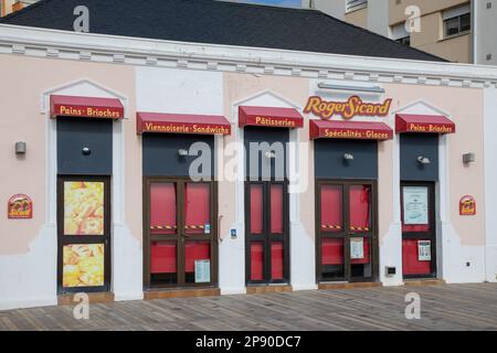 Bordeaux , Aquitaine  France - 03 05 2023 : roger sicard brioche vendeenne text logo and sign brand front facade french bakery take away store Golden Stock Photo