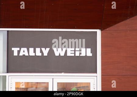 TALLY WEIJL FASHION STORE ENTRANCE IN EUROMA 2 SHOPPING CENTER IN ROME Stock  Photo - Alamy