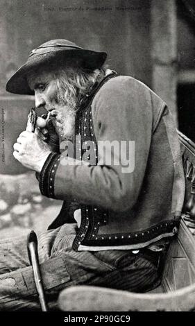 Claude Lacourarie - Breton Photographer -  Rural life of Brittany around 1900 - Smoker from Plomodiern Stock Photo