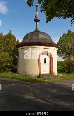 Small chapel in the vineyard Volkacher Ratsherr near Fahr am Main, district Kitzingen, Lower Franconia, Bavaria, Germany Stock Photo