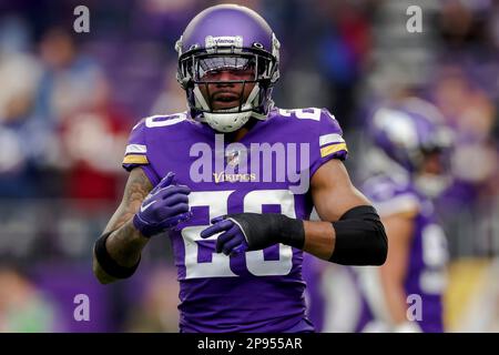 Minnesota Vikings cornerback Duke Shelley (20) pursues a play on