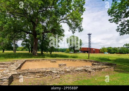 Mikulcice (Mikultschitz), Mikulcice-Valy archaeological site and museum with remains of a significant Slavic gord from the times of the Great Moravian Empire inJihomoravsky, South Moravia, Südmähren, Czech Stock Photo