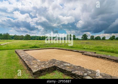 Mikulcice (Mikultschitz), Mikulcice-Valy archaeological site and museum with remains of a significant Slavic gord from the times of the Great Moravian Empire inJihomoravsky, South Moravia, Südmähren, Czech Stock Photo