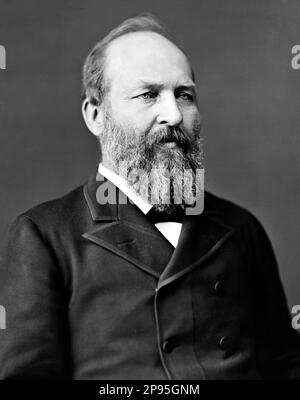 James Abram GARFIELD ( 1831 – 1881 ) was the 20th President of the United States ( 1881 ) and the second U.S. President to be assassinated ( Abraham Lincoln was the first ). Garfield had the second shortest presidency in U.S. history, after William Henry Harrison's. Holding office from March to September of 1881, President Garfield was in office for a total of six months and fifteen days. - Presidente della Repubblica - USA - ritratto - portrait - beard - barba - uomo anziano vecchio - older ancient man  - UNITED STATES  - STATI UNITI ----  Archivio GBB Stock Photo