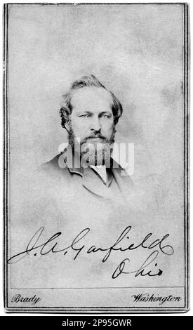 1860 c, USA : James Abram GARFIELD ( 1831 – 1881 ) was the 20th President of the United States ( 1881 ) and the second U.S. President to be assassinated ( Abraham Lincoln was the first ). Garfield had the second shortest presidency in U.S. history, after William Henry Harrison's. Holding office from March to September of 1881, President Garfield was in office for a total of six months and fifteen days . Photo by Brady , Washington . - Presidente della Repubblica - USA - ritratto - portrait - beard - barba - UNITED STATES  - STATI UNITI ----  Archivio GBB Stock Photo