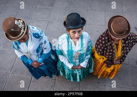 At left Dina , in the middle Benita la Intocable, at right Angela la Folclorista, cholitas females wrestlers, El Alto, La Paz, Bolivia Stock Photo