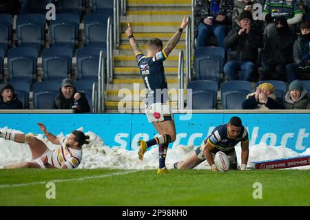 Richie Myler #1 of Leeds Rhinos celebrates as David Fusitu’a #2 of Leeds Rhinos scores a try during the Betfred Super League Round 4 match Leeds Rhinos vs Wakefield Trinity at Headingley Stadium, Leeds, United Kingdom, 10th March 2023  (Photo by Steve Flynn/News Images) Stock Photo