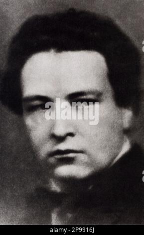 1890 ca : The  swiss-french music composer  ARTHUR HONEGGER ( 1892 - 1955 ) , member of LES SIX . Honneger composed a variety of works inclunding Operas , ballets , oratorios and orchestral and chamber music . Photo by G. L. Manuel  Freres , Paris  - MUSICA CLASSICA - CLASSICAL - OPERA LIRICA - COMPOSITORE LIRICO - portrait - ritratto - MUSICISTA - MUSICA - BALLETTO  ----   ARCHIVIO GBB Stock Photo