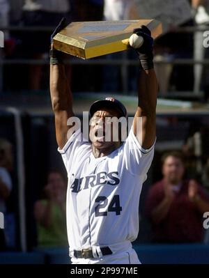 2001: Rickey Henderson of the San Diego Padres batting during a Padres game  versus the Los Angeles Dodgers at Dodger Stadium in Los Angeles, CA. (Photo  by John Cordes/Icon Sportswire) (Icon Sportswire