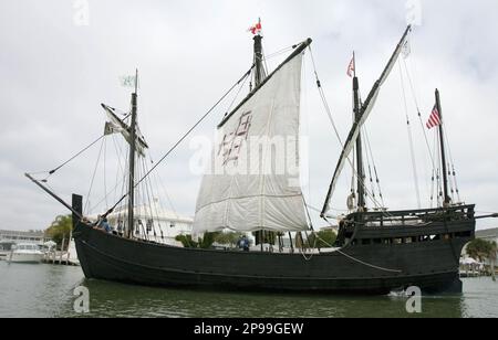 The Nina, Santa Maria and Pinta (r-l) replica ships in the Wharf of the ...