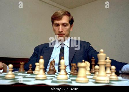 Former chess champ Bobby Fischer dead at 64
