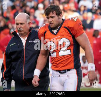 Fullback Peyton Hillis salutes the crowd – Denver Broncos History