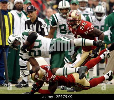 New York Giants Brandon Jacobs (27) breaks free from San Francisco 49ers  Walt Harris in the