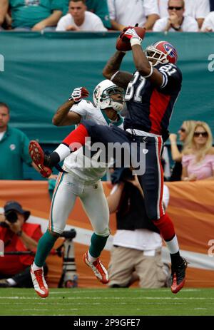 Buffalo Bills' James Hardy makes a catch during football minicamp at Ralph  Wilson Stadium in Orchard Park, N.Y., Thursday, June 12, 2008. (AP  Photo/David Duprey Stock Photo - Alamy