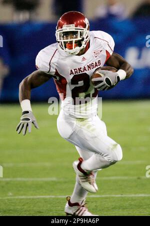 Florida linebacker Brandon Spikes during the first half of their NCAA  college football game against Kentucky in Lexington, Ky., Saturday, Sept.  26, 2009. (AP Photo/Ed Reinke Stock Photo - Alamy