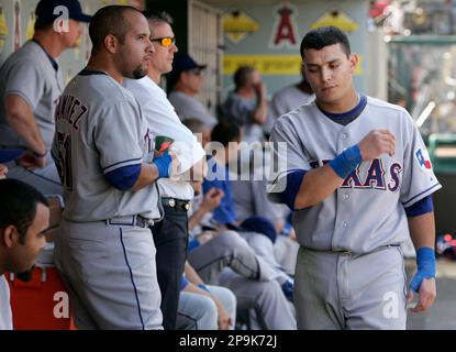 Texas Rangers' Michael Young during batting practice prior to a Major  League Baseball game against the Los Angeles Angels, Tuesday, July 8, 2008,  in Arlington, Texas. (AP Photo/Tony Gutierrez Stock Photo - Alamy