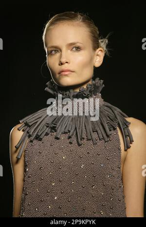 A model wears a creation part of the Aquilano e Rimondi Spring