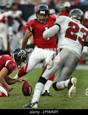 Tampa Bay Buccaneers' Jermaine Phillips (23) waits on the