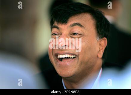 Lakshmi Mittal, Chairman and CEO of ArcelorMittal, delivers a speech during  the SOP (Start of Production) ceremony at the plant of Valin ArcelorMittal  Stock Photo - Alamy