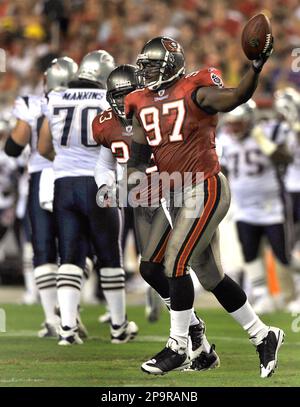 Tampa Bay Buccaneers' Adam Haywood and Jimmy Wilkerson psyche each News  Photo - Getty Images