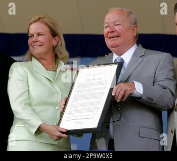 On This Date: Dave Niehaus Receives the Frick Award at the Hall of Fame, by Mariners PR