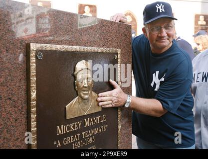 Mickey Mantle in Monument Park  Mickey mantle, Yankee stadium, Yankees