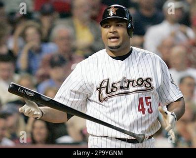 Houston Astros's Carlos Lee (45) during the first inning of a baseball game  against the Washington Nationals Tuesday, June 1, 2010 in Houston. (AP  Photo/David J. Phillip Stock Photo - Alamy