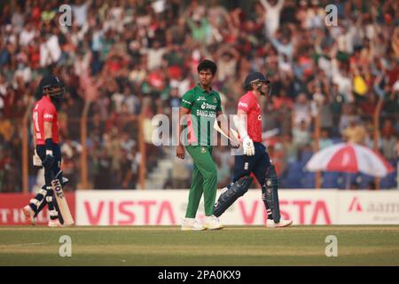 Hasan Mahmud during Bangladesh-England 1st T20I match of three match series at Zahur Ahmed Chowdhury Cricket Stadium, Sagorika, Chattogram, Bangladesh Stock Photo