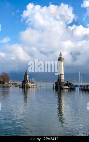 Harbour entrance of Lindau Harbour, pier with New Lindau Lighthouse and Bavarian Lion, Lindau Island, Lake Constance, Bavaria, Germany Stock Photo