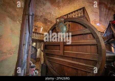 Heidelberg Tun - Large Wine Barrel at Heidelberg Castle cellars - Heidelberg, Germany Stock Photo