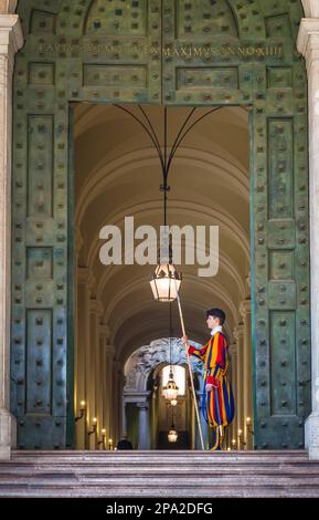 ROME, VATICAN STATE - August 24, 2018: Pontifical Swiss Guard at the entrance of the Vatican State Stock Photo