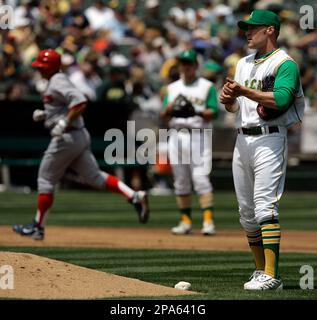 Texas Rangers' Michael Young during batting practice prior to a Major  League Baseball game against the Los Angeles Angels, Tuesday, July 8, 2008,  in Arlington, Texas. (AP Photo/Tony Gutierrez Stock Photo - Alamy