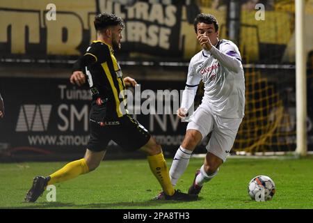 RSCA Futures' Lucas Lissens pictured in action during a soccer match  between Beerschot VA and RWD Molenbeek, Sunday 26 February 2023 in Antwerp,  on day 1 of Relegation Play-offs during the 2022-2023 