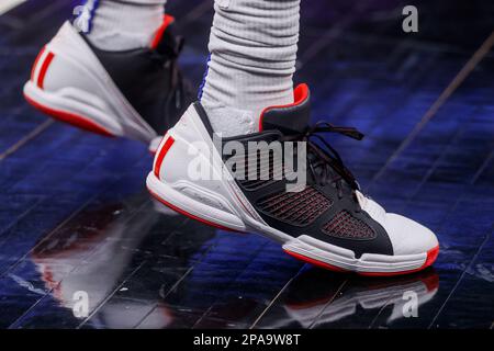 A general view of the shoes worn by Immanuel Quickley of the New York  Photo d'actualité - Getty Images