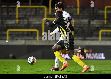 RSCA Futures' Lucas Lissens pictured in action during a soccer match  between Beerschot VA and RWD Molenbeek, Sunday 26 February 2023 in Antwerp,  on day 1 of Relegation Play-offs during the 2022-2023 