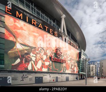 The Emirates Stadium is home to Premiership Team Arsenal Football Club, situated in Holloway, Islington, London. Known as 'The Gunners', Arsenal reloc Stock Photo