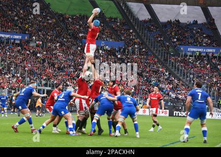 Rome, Lazio, Italy. 11th Mar, 2023. Walles team earn ball in tuche during fourth round of Guinness Six Nations 2023 match played in Olympic Stadium of Rome Walles won his first match in the tournament the match with score of 17-29. (Credit Image: © Pasquale Gargano/Pacific Press via ZUMA Press Wire) EDITORIAL USAGE ONLY! Not for Commercial USAGE! Stock Photo