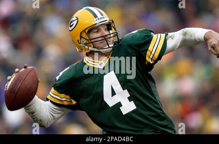 Favre retires after 17 seasons