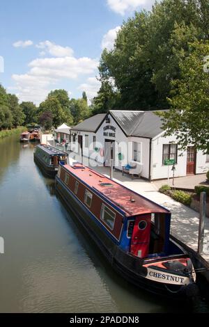 Wey navigation canal at Farncombe, between Godalming & Guildford, Surrey, England Stock Photo