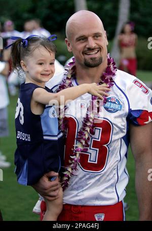 Tennessee Titans defensive end Kyle Vanden Bosch (93), of