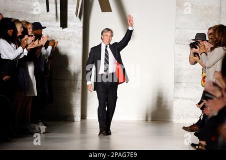 O inverno rústico de Tommy Hilfiger: estilista repagina elementos clássicos  da moda americana na NYFW - Revista Marie Claire