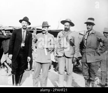 The italian military General PEPPINO ( Giuseppe ) GARIBALDI  ( South Yarra , Australian  1879 – Roma 1950 ), grand-grandson of most celebrated  GIUSEPPE GARIBALDI ( Nizza 1807 - Caprera 1882 ) and son of Ricciotti Garibaldi ( Montevideo, 1847 - Roma, 1924 ) . In this photo ( from left): the revolutionary leader Colonel  Pascual  OROSZCO ( 1882 - 1915 ) , the aviator Alberto BRANIFF ( 1888 - 1966 ) , General PANCHO VILLA ( Doroteo Arango Arambula ,  1877 – 1923 ) and Peppino GARIBALDI  . Peppino Garibaldi with his father Ricciotti with his father, he took part in the Greco-Turkish War of 1897 a Stock Photo