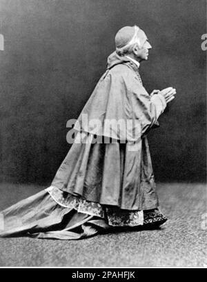 The  Pope LEONE XIII ( 1810 – 1903 ), born nobleman Vincenzo Gioacchino Raffaele Luigi PECCI, was Pope of the Roman Catholic Church, having succeeded Pope Pius IX (1846–78) on February 20, 1878 and reigning until his death in 1903 . - LEO -  RELIGIONE CATTOLICA - CATHOLIC RELIGION - ritratto - portrait   - PAPA - preghiera - prayer - mani giunte - profilo - profil - inginocchiato - genuflesso ---- Archivio GBB Stock Photo