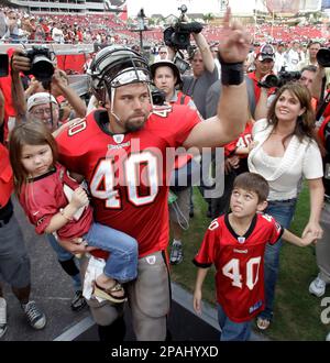 NFL FILE: Mike Alstott and Warrick Dunn of the Tampa Bay Buccaneers at the  Pro-Bowl in Honolulu, Hawaii. (Sportswire via AP Images Stock Photo - Alamy